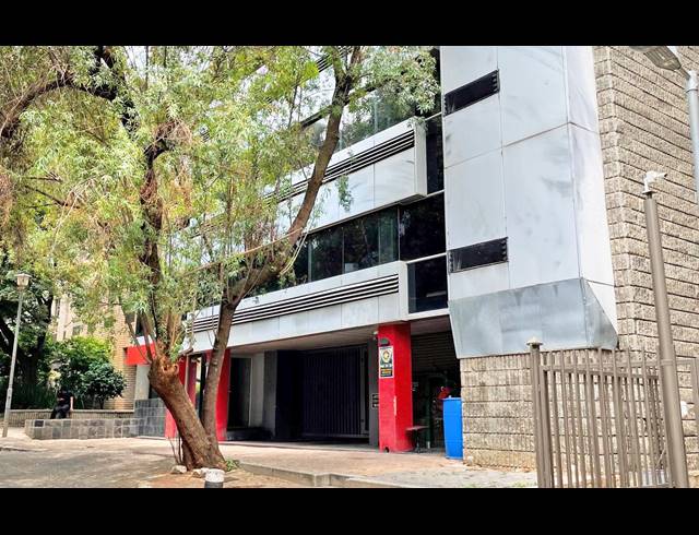 107M² OFFICE FOR SALE IN ROSEBANK